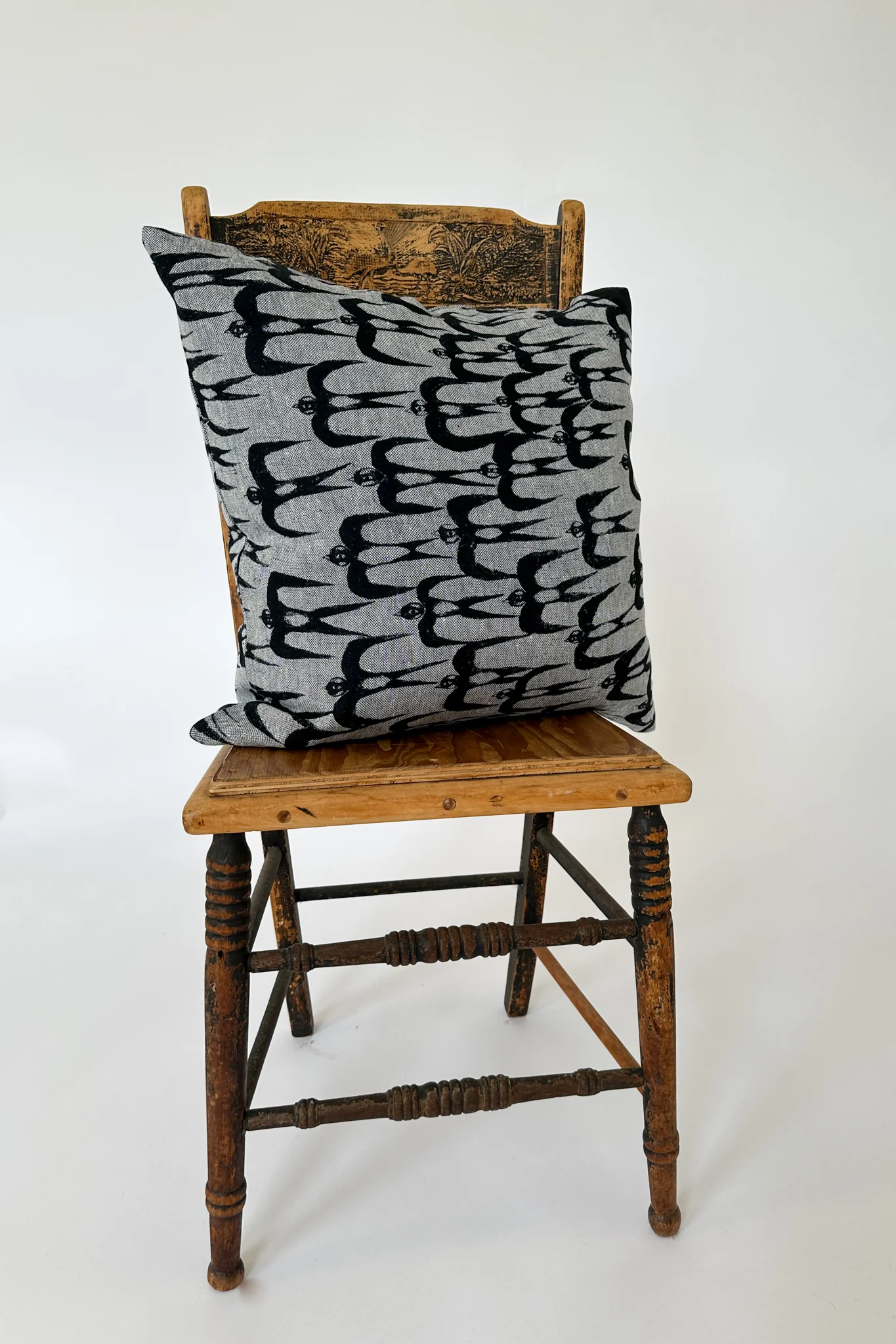 Minä Perhonen - Ravioli Cushion Hello Swallow - AAS7755K - Image 3